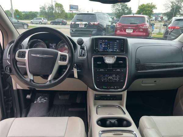 2016 Chrysler Town Country Touring-L - - by dealer for sale in South St. Paul, MN – photo 20
