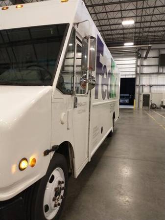2005 Freightliner MT55 P1200 Fedex Delivery truck built by Utilimast for sale in Mishawaka, IN – photo 8