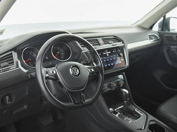 2018 VW Volkswagen Tiguan 2.0T SE Sport Utility 4D suv BLACK - FINANCE for sale in Augusta, GA – photo 2