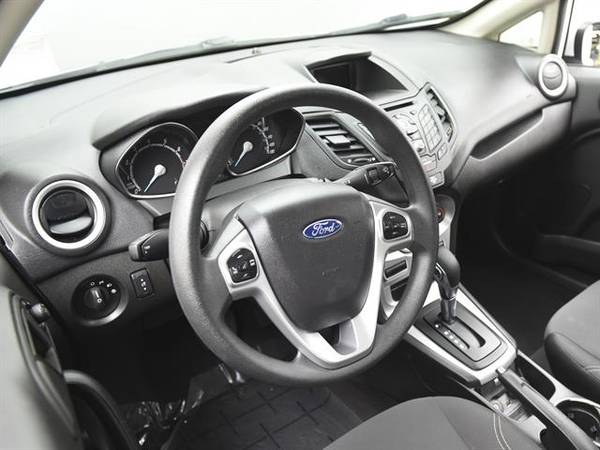 2018 Ford Fiesta SE Hatchback 4D hatchback WHITE - FINANCE ONLINE for sale in Phoenix, AZ – photo 2