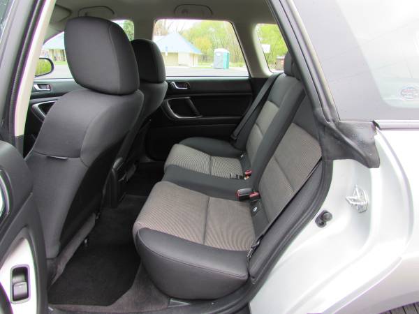 2007 Subaru Outback 2 5i Wagon - CLEAN! - - by dealer for sale in Jenison, MI – photo 19
