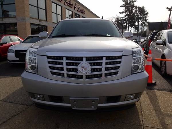 2011 Cadillac Escalade Luxury SUV - cars & trucks - by dealer -... for sale in Merrick, NY