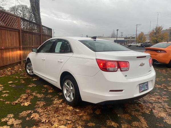 2015 Chevrolet Malibu - - cars & trucks - by dealer - vehicle... for sale in Dallas, OR – photo 4