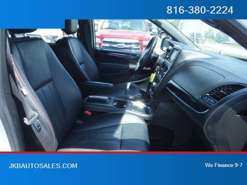 2018 Dodge Grand Caravan Passenger FWD GT Minivan 4D Trades Welcome Fi for sale in Harrisonville, MO – photo 4