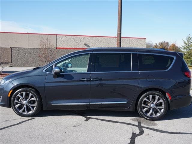 2019 Chrysler Pacifica Limited FWD for sale in Decatur, IN – photo 2