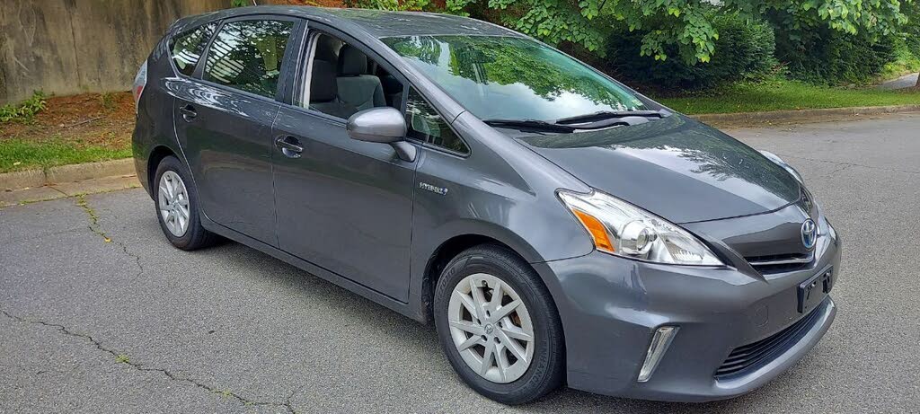 2014 Toyota Prius v Three FWD for sale in Fredericksburg, VA – photo 5