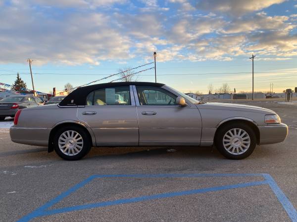 2003 Lincoln Town Car Power Moon Roof Heated Leather LOW 101k Miles! for sale in Auburn, IN – photo 10