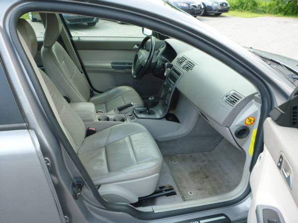 2005 VOLVO V50 WAGON LEATHER INTERIOR RUNS AND DRIVES GOOD GREAT PRICE for sale in Milford, ME – photo 13