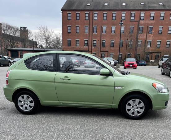 2010 Hyundai Accent GS Hatchback 4 Cylinder Automatic LOW MILEAGE for sale in Pawtucket, RI – photo 11