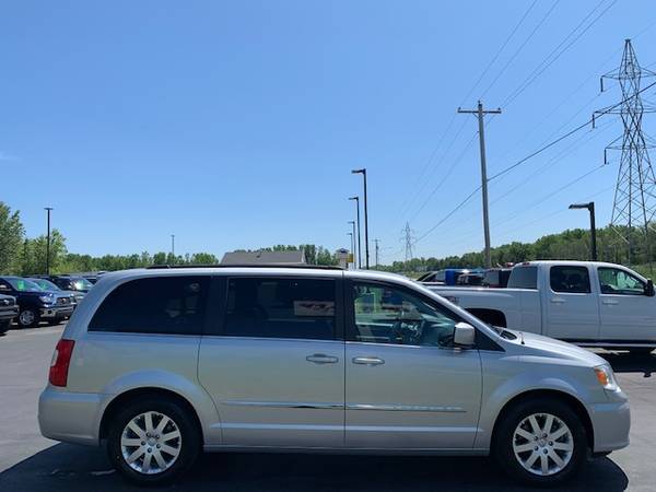 2012 Chrysler Town & Country! Touring! Heated Leather! DVD! Stow N Go! for sale in Suamico, WI – photo 21