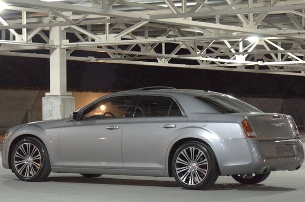 2013 Chrysler 300 4dr Sdn 300S RWD with Rearview auto-dimming mirror... for sale in Santa Clara, CA – photo 7