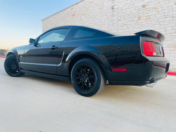 2008 Ford Mustang GT Premium 4 6L STICK SHIFT 33k Miles - cars & for sale in Austin, TX – photo 4