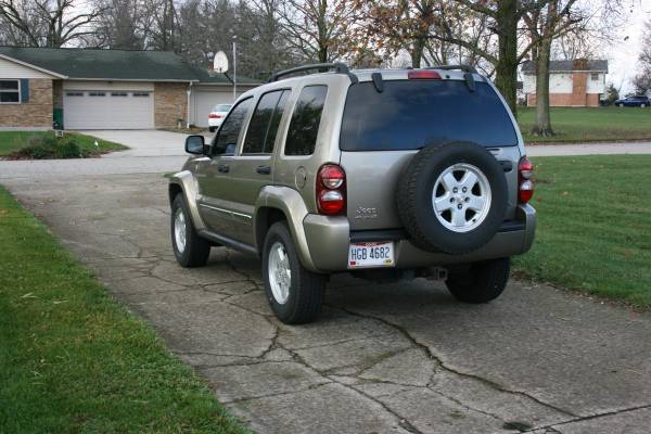 2006 JEEP LIBERTY 4X4 LOW MILES - cars & trucks - by owner - vehicle... for sale in Tipp City, OH – photo 4