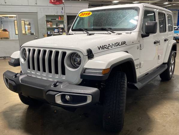 2019 Jeep Wrangler Unlimited Sahara 4x4 - - by dealer for sale in Coopersville, MI – photo 3