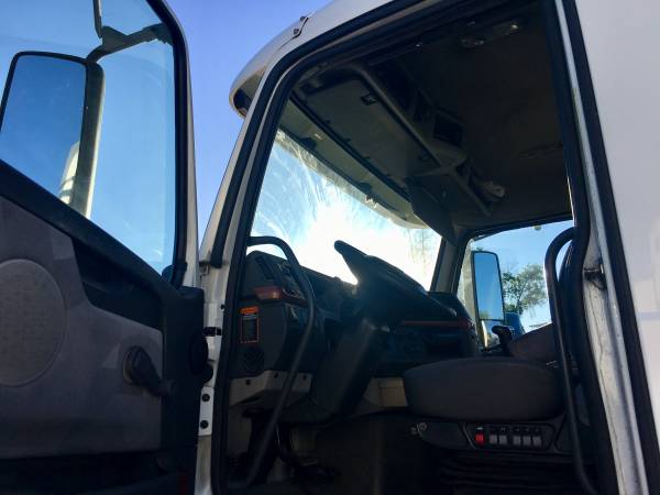 2012 Volvo Day Cab truck for sale in Nogales, CA – photo 5