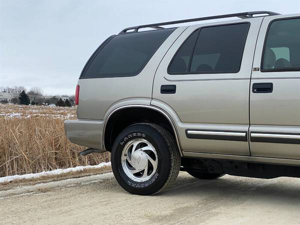 2000 Chevy Blazer LS: SUPER LOW MILES 4 Wheel Drive - cars & for sale in Madison, WI – photo 9