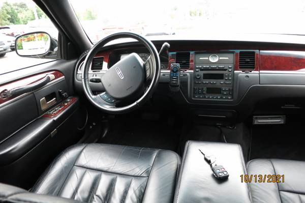 2005 Lincoln Town Car-EXECUTIVE LIMO - - by dealer for sale in Collingswood, NJ – photo 20