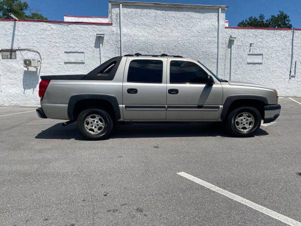 2004 Chevrolet Chevy Avalanche 1500 4dr Crew Cab SB RWD - cars & for sale in TAMPA, FL – photo 4