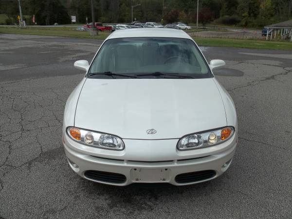 2002 OLDSMOBILE AURORA - - by dealer - vehicle for sale in Chardon, OH – photo 2