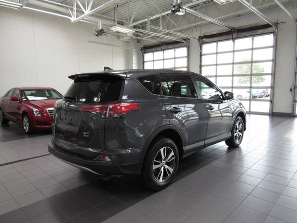 2018 Toyota RAV4 XLE for sale in Green Bay, WI – photo 9