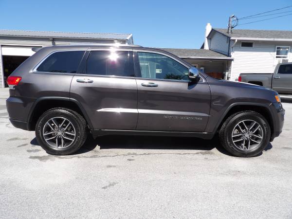 2018 JEEP GRAND CHEROKEE LIMITED w 30k miles! - - by for sale in St. Albans, VT – photo 5
