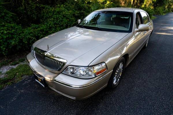 2008 Lincoln Town Car Signature Limited 4dr Sedan - CALL or TEXT... for sale in Sarasota, FL – photo 17