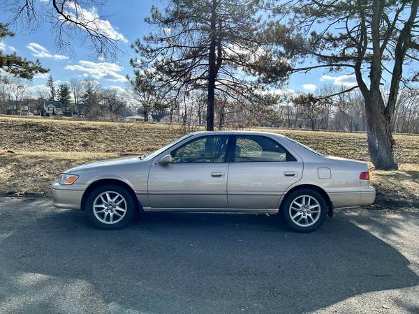 2000 Toyota Camry, beautiful vehicle! 135K Miles Clean title! for sale in Elizabeth, NJ – photo 2