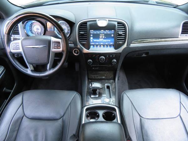 2014 Chrysler 300 C AWD Sedan No Accidents! Runs & Looks Great! for sale in Brooklyn, NY – photo 11
