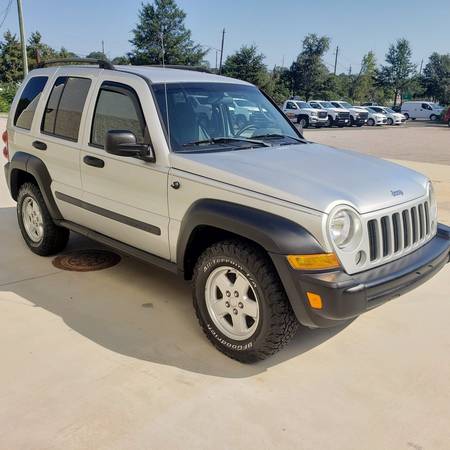 2006 Jeep Liberty - 140K - Bluetooth - 4X4 - All Terrains! for sale in Raleigh, NC – photo 7
