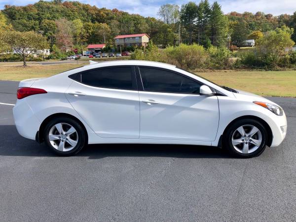 2013 Hyundai Elantra Low Miles for sale in Sevierville, TN – photo 2