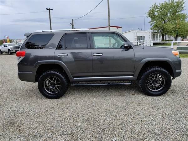 2011 Toyota 4Runner SR5 - - by dealer - vehicle for sale in Chillicothe, OH – photo 4