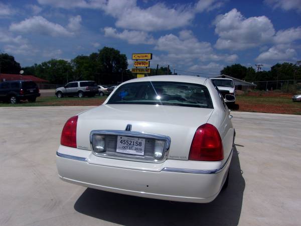 2003 Lincoln Town Car Executive for sale in PALESTINE, TX – photo 11