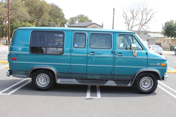Low 39K Handicap GMC Rally Wagon 2500 wheelchair access mobility van for sale in Torrance, CA – photo 8