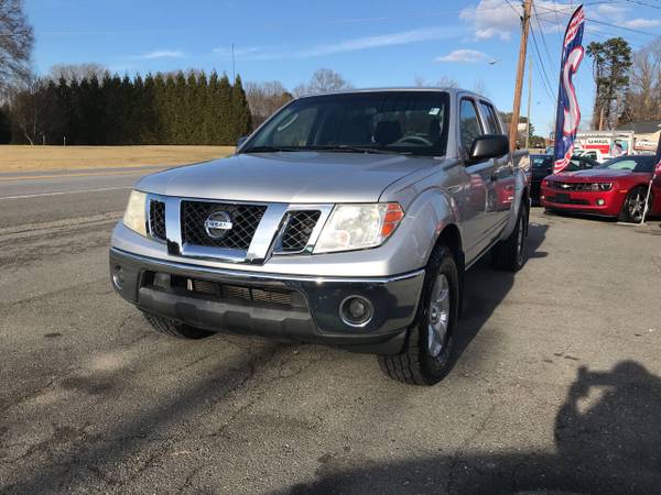 2010 Nissan Frontier SE V6 4x4 4dr Crew Cab SWB Pickup 5A - cars & for sale in Walkertown, NC – photo 3