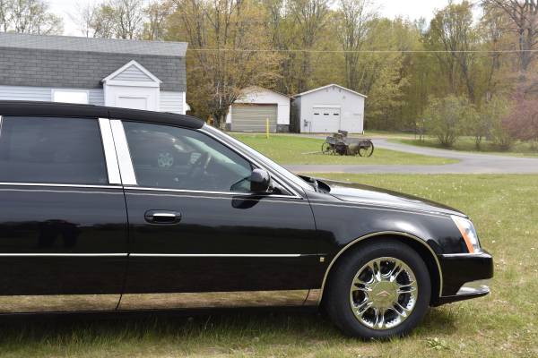 REDUCED $6K - ONE-OF-A-KIND 2010 CADILLAC DTS PLATINUM GOLD VINTAGE for sale in Ontonagon, WI – photo 10