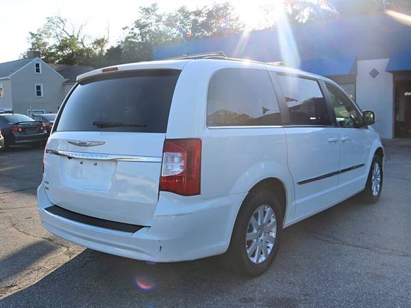 2014 Chrysler Town & Country Touring - Back Up Camera - 7 Seats - DVD for sale in Salem, MA – photo 5
