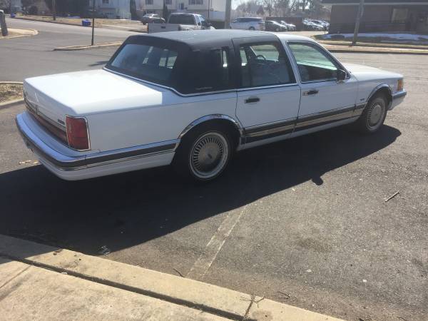 1990 Lincoln Town Car MINT SUNROOF LOW MILES EVERYTHING WORKS - cars for sale in South Plainfield, NJ – photo 7