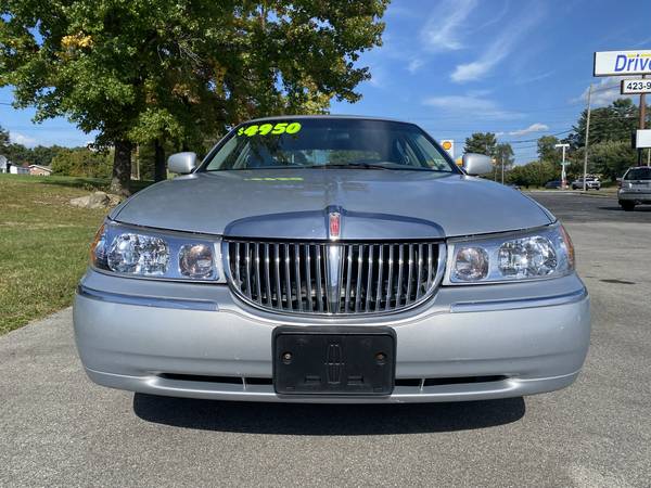 1999 Lincoln Town Car Executive - - by dealer for sale in Bristol, TN – photo 2