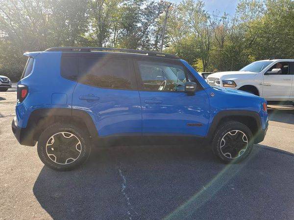 2015 Jeep Renegade Trailhawk 4x4 4dr SUV EVERYONE IS APPROVED! for sale in Vandergrift, PA – photo 8