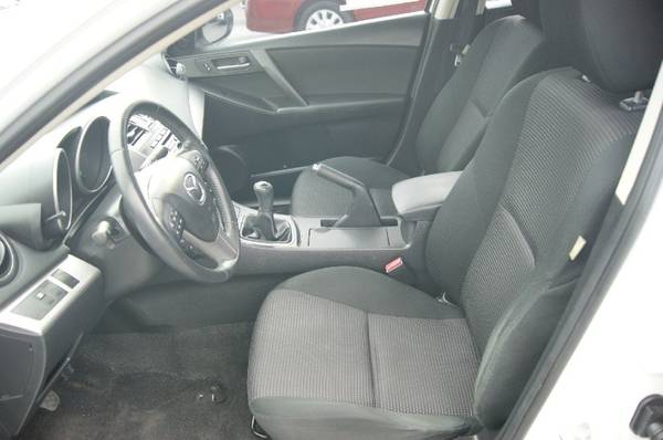 2013 Mazda Mazda3 i Touring Sedan 4D CarFax 1 Owner Easy Financing! for sale in Fresno, CA – photo 10