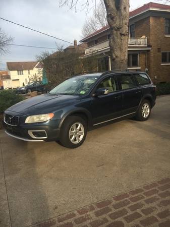 2008 Volvo XC70 AWD - Excellent Cond for sale in Holland , MI