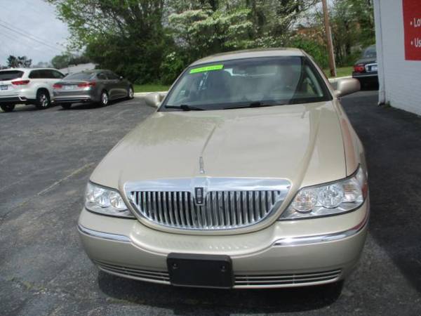 2010 Lincoln Town Car Signature Limited 4dr Sedan for sale in High Point, NC – photo 11