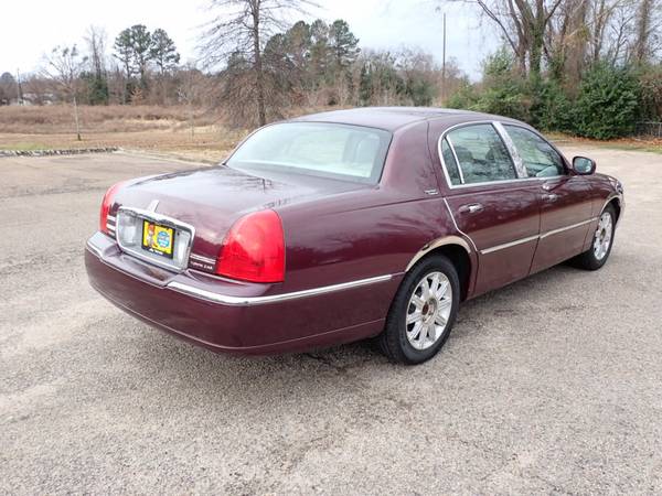 2006 Lincoln Town Car Signature Limited - - by dealer for sale in Raleigh, NC – photo 3