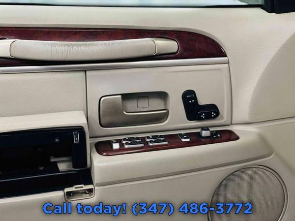 2003 Lincoln Town Car Executive Sedan - - by dealer for sale in Elmont, NY – photo 20
