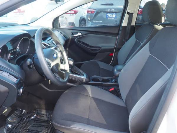 2014 Ford Focus SE - cars & trucks - by dealer - vehicle automotive... for sale in Bend, OR – photo 18