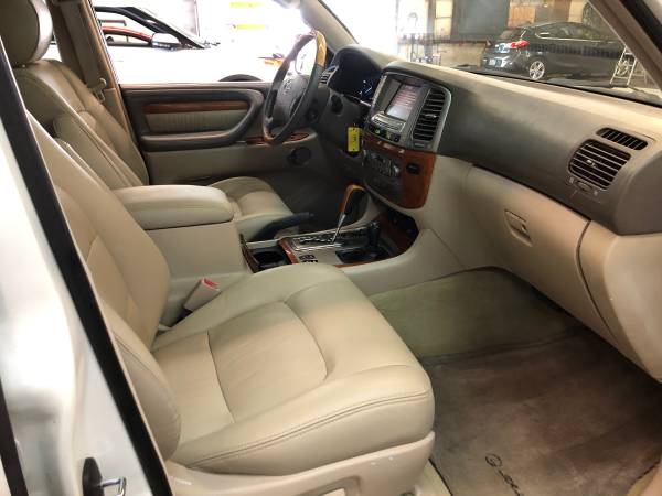 2004 Lexus LX470 4WD - Navigation, Low Miles, Clean title, 3rd Row for sale in Kirkland, WA – photo 15