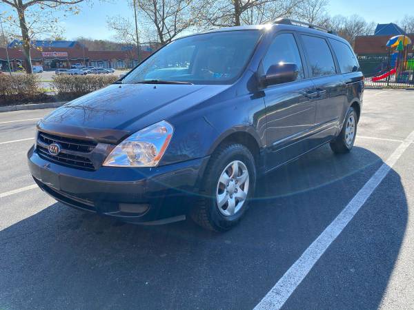 2009 Kia Sedona Runs Good Priced To Sell $3700 - cars & trucks - by... for sale in Gaithersburg, District Of Columbia