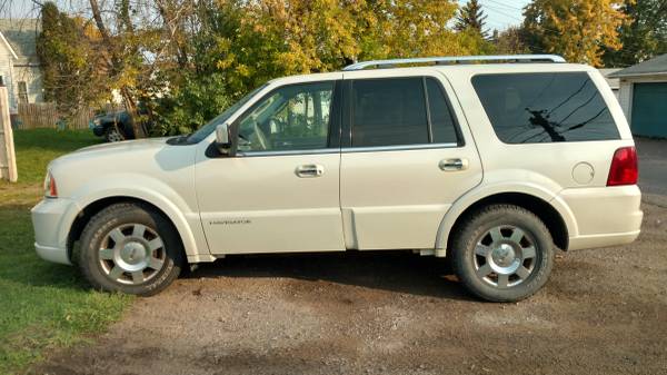 2005 Lincoln Navigator for sale in Duluth, MN