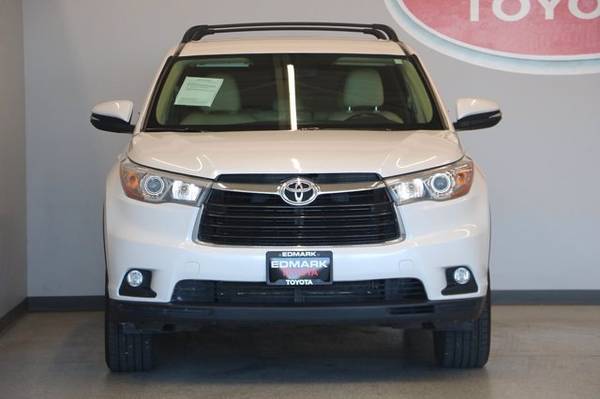 2015 Toyota Highlander LE Plus hatchback White - - by for sale in Nampa, ID – photo 2