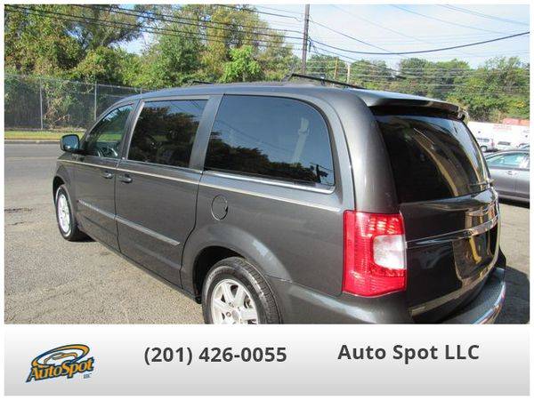 2011 Chrysler Town Country Touring Minivan 4D EZ-FINANCING! for sale in Garfield, NJ – photo 6